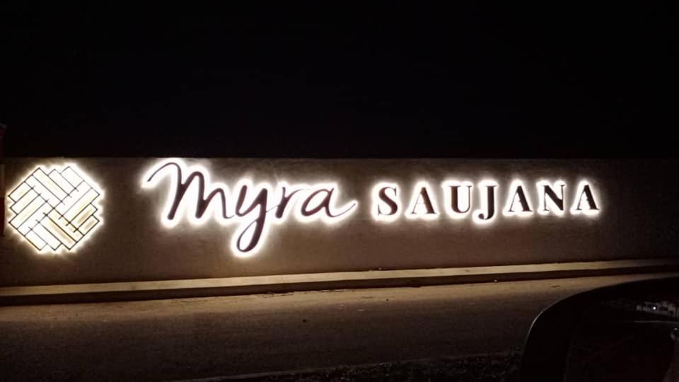 Kampong Simpang Empat Faridz Homestay At Myra Saujana מראה חיצוני תמונה