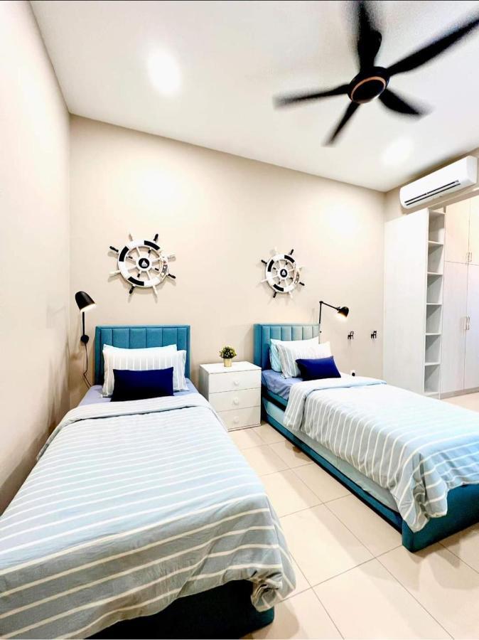 Kampong Simpang Empat Faridz Homestay At Myra Saujana מראה חיצוני תמונה